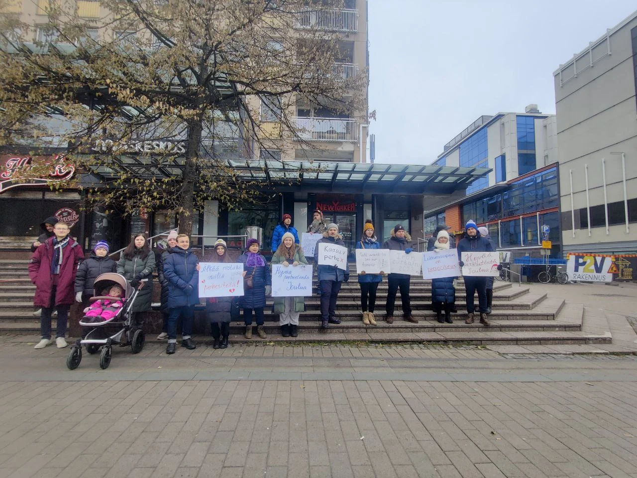 Mielenosoitus rajan avaamisen puolesta — Jyväskylä — Jyväskylä