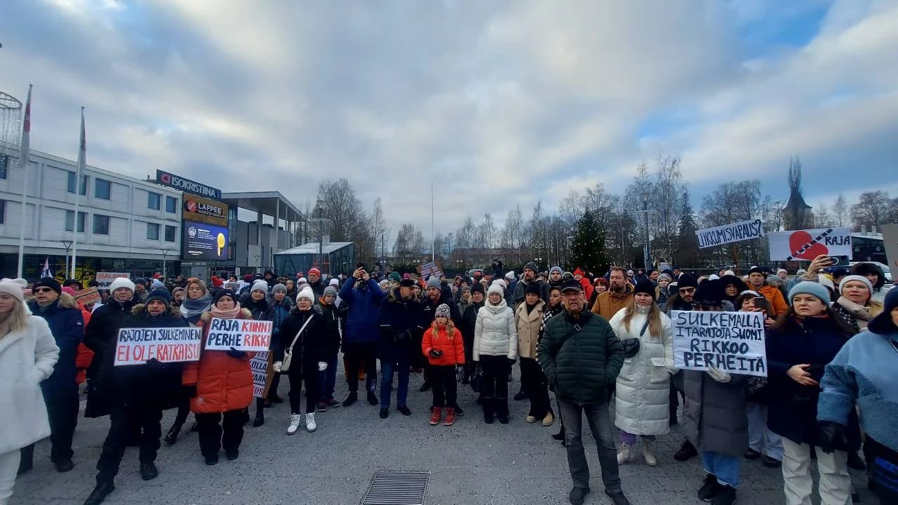 Mielenosoitus rajan avaamisen puolesta — Lappeenranta — Lappeenranta