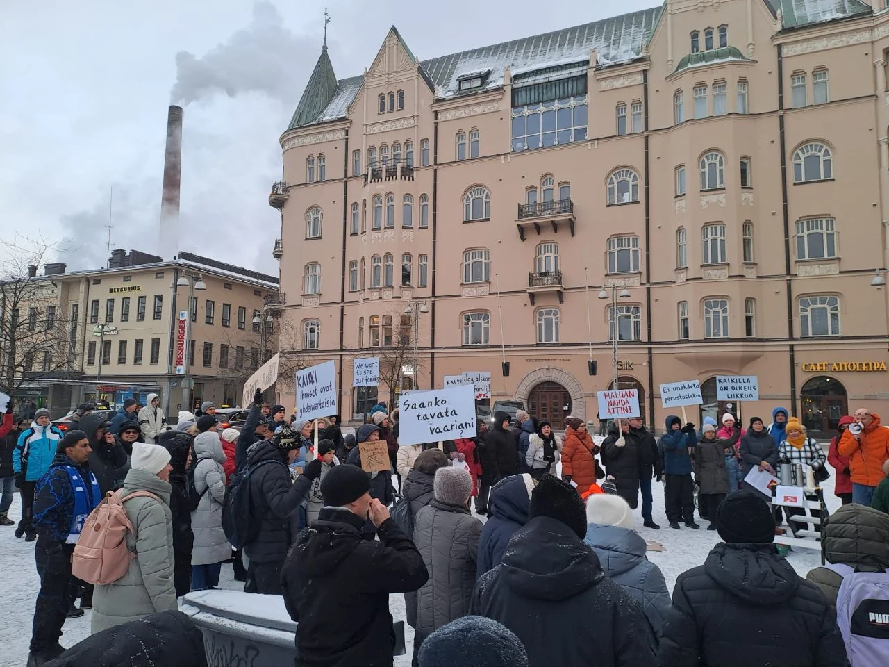 Rajanylitysten puolesta — Tampere — Tampere