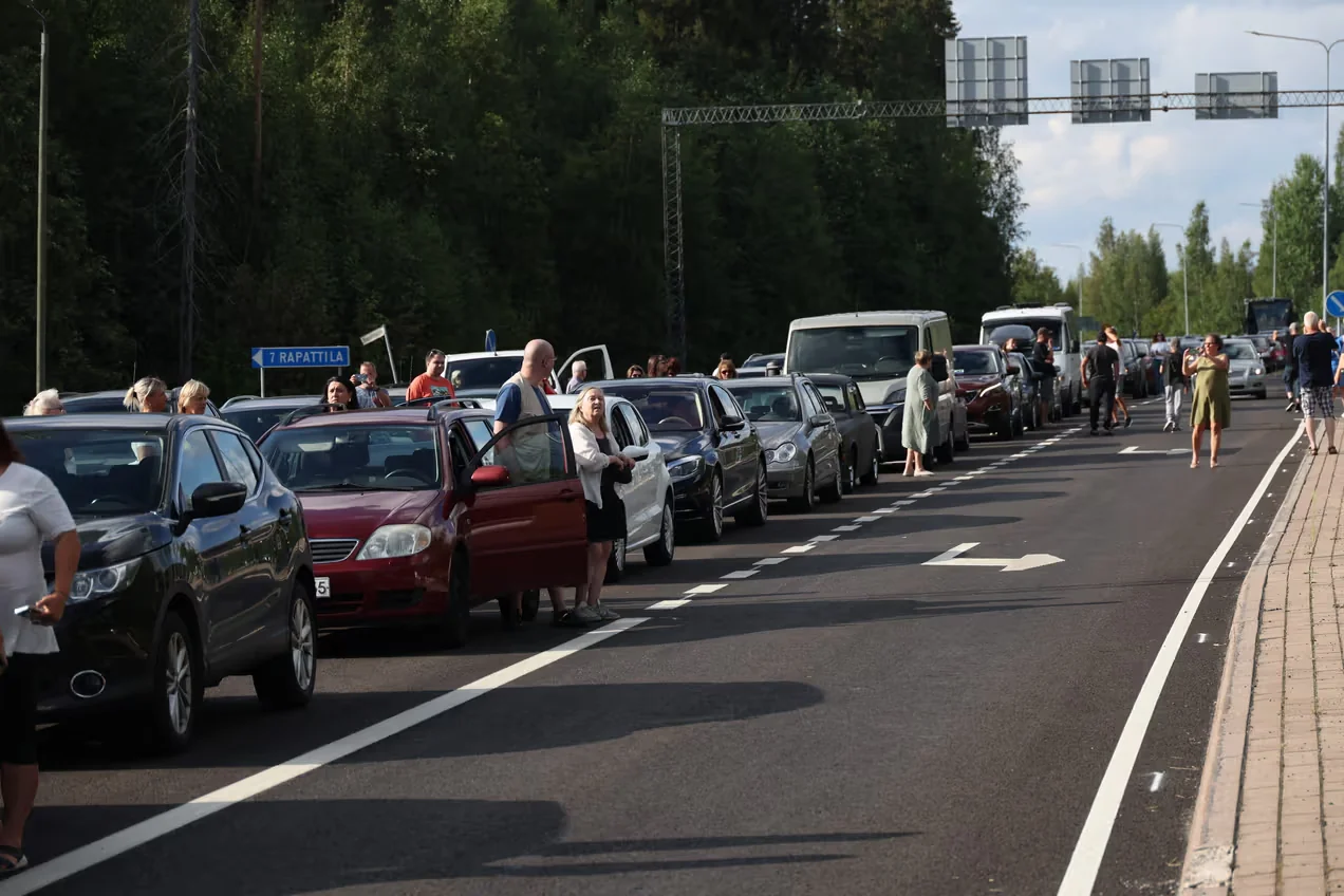 Rauhan torvet — autokulkue rajalle — Lappeenranta → Nuijamaa