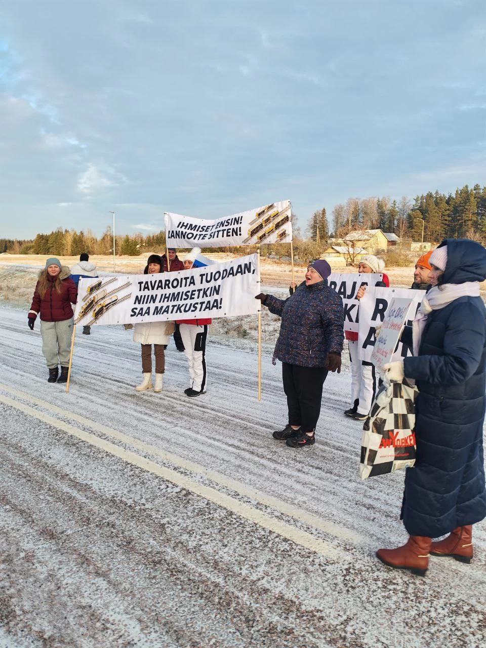 Rajat auki! — autokulkueita kuudelle rajapaikalle — Imatra · 14.12.2025